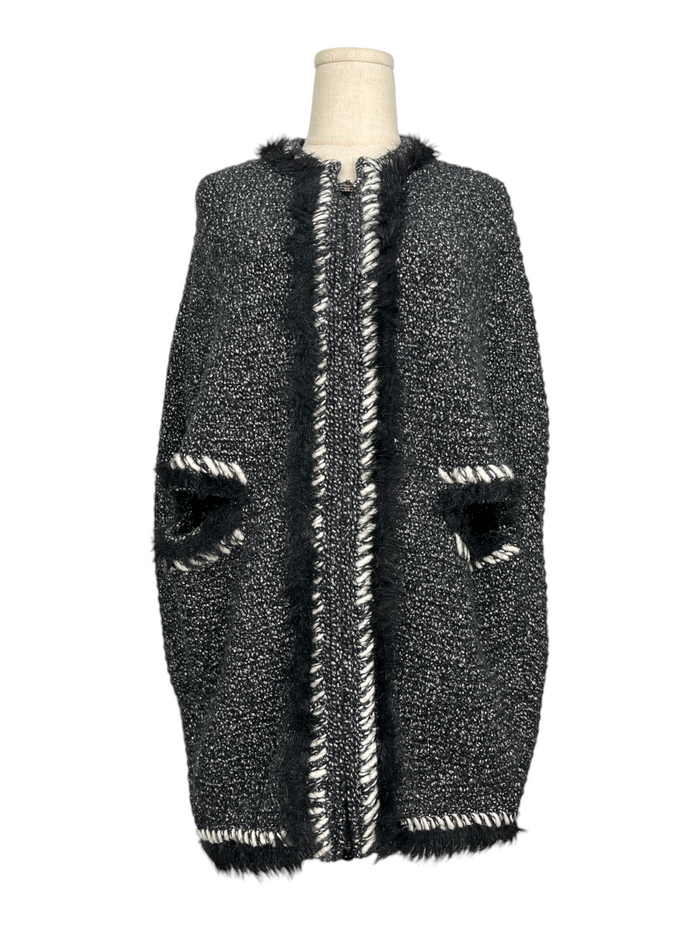 La Petite Veste Noire Cashmere Poncho