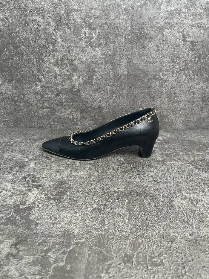 Black Leather Shoes With On-Tone Cloth Cap Toe