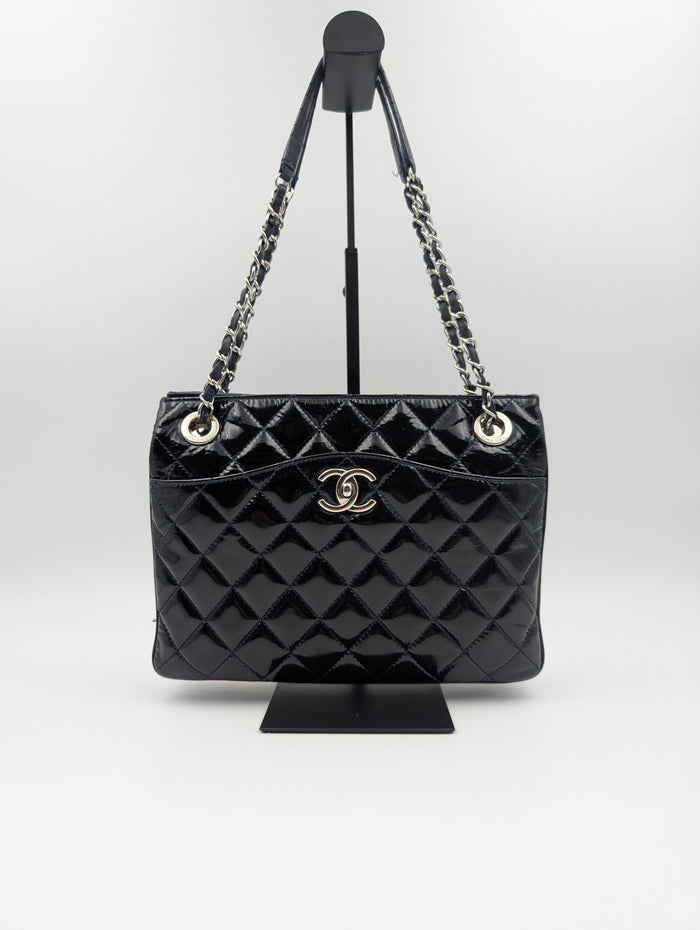 Black Patent Accordion Shopping Tote
