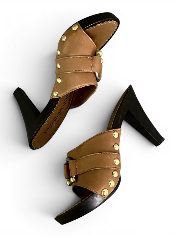 Beige High Heel Clogs With Golden Buckle