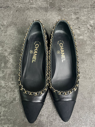 Black Leather Shoes With On-Tone Cloth Cap Toe