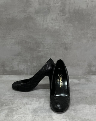 Black Classic Quilted Leather Pumps