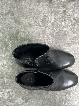 Black Leather Short Boots With Silver Quilted Heels