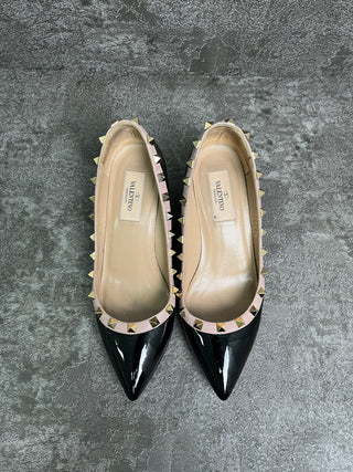 Black Rockstud Shoes With Beige Trim
