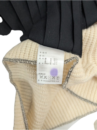 Beige Wool Top With Black Pleats