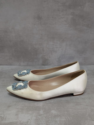White Hangisflat Crystal Embellished Satin Point Toe Flats