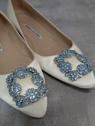 White Hangisflat Crystal Embellished Satin Point Toe Flats