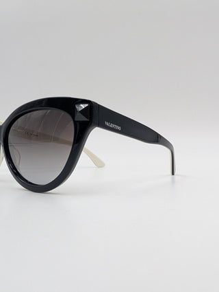 Cat-Eye Black Sunglasses In Black Acetate And Inner White Contrast