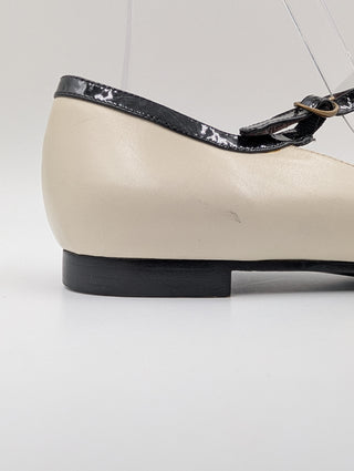 Beige Leather Flat Pumps With Strap