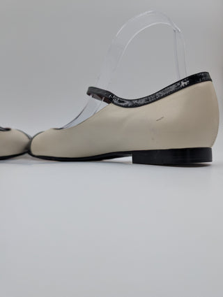 Beige Leather Flat Pumps With Strap