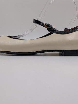 Beige Leather Flat Pumps With Strap
