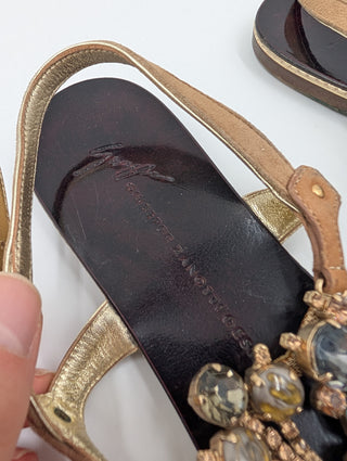 Flat Sandals With Crystal Embellishments