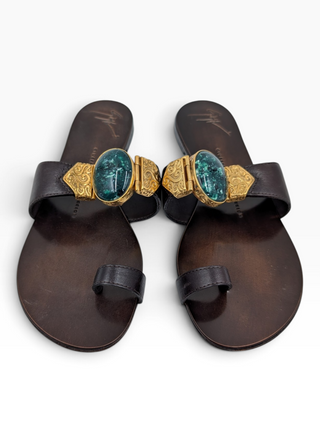 Brown Toe-Ring Sandals With Gemstone Buckle