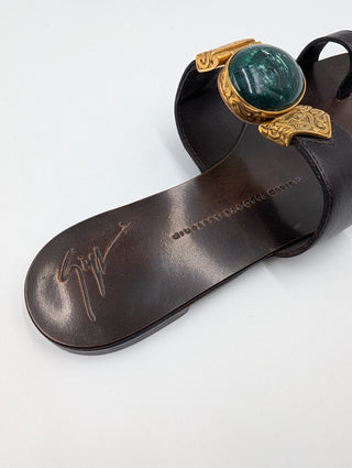 Brown Toe-Ring Sandals With Gemstone Buckle